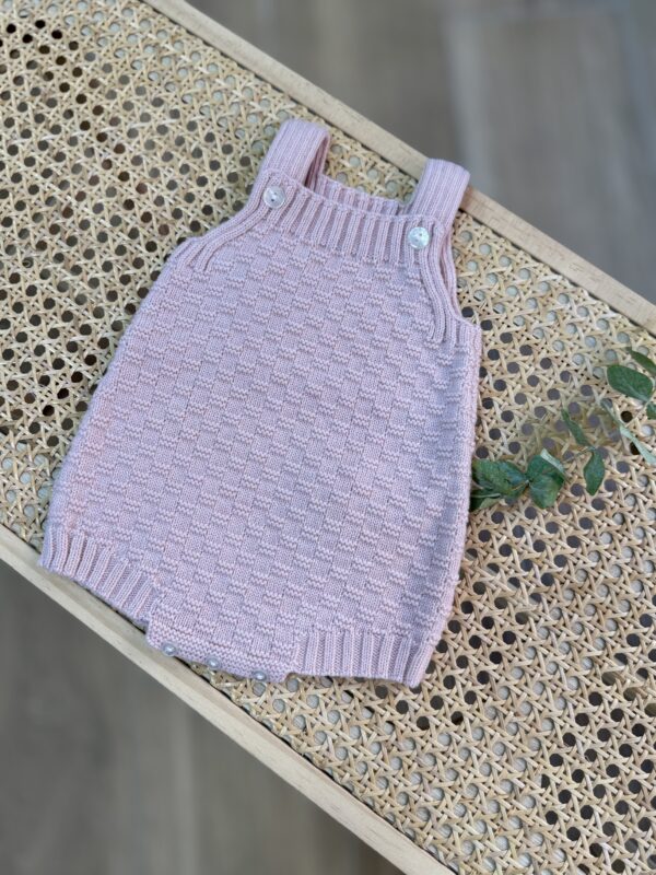 Peto punto rosa nude