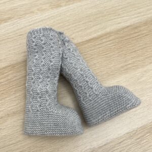 Botas de punto gris